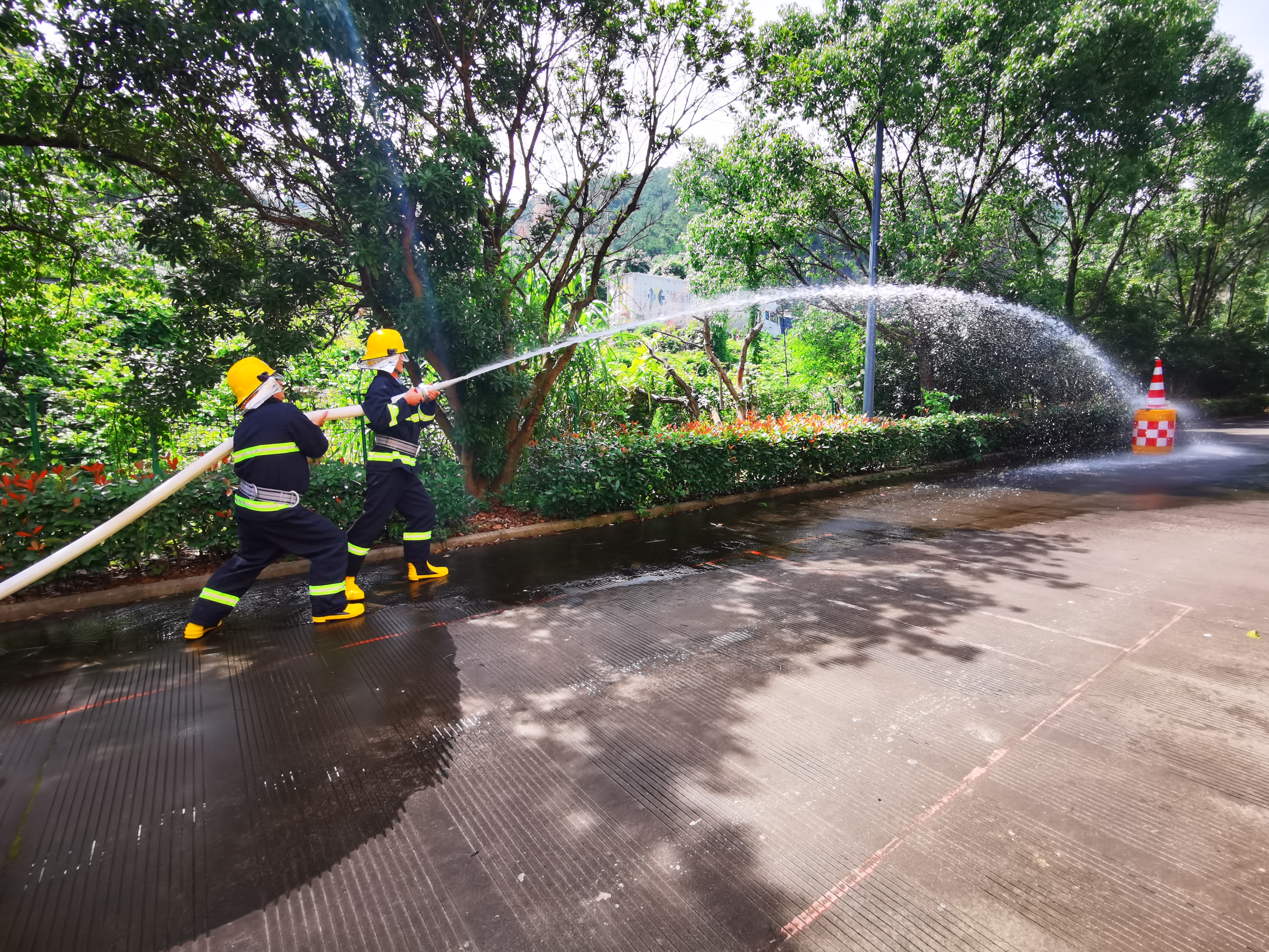 20220624.07進行滅火演習(xí) 陳智慧攝.jpg